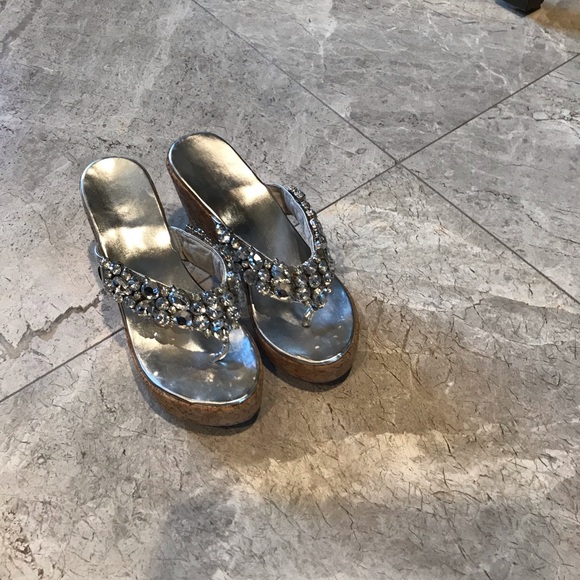 Shoes - Picture 1 of 3